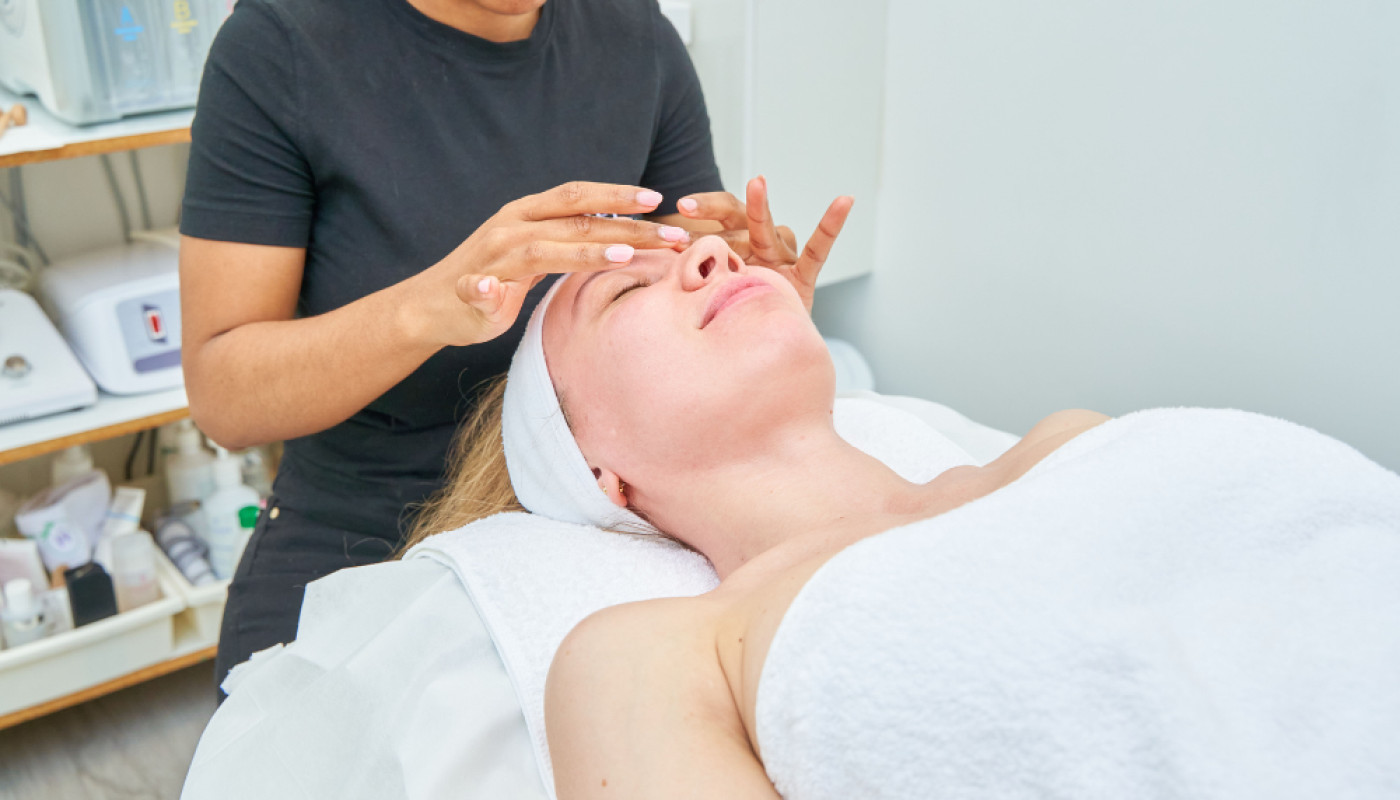 Esthéticienne à Pessac : quelle professionnelle préférée pour vos soins de beauté ?